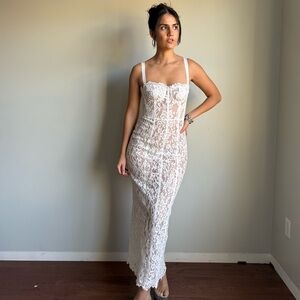 Elegant Strapless White Lace Dress